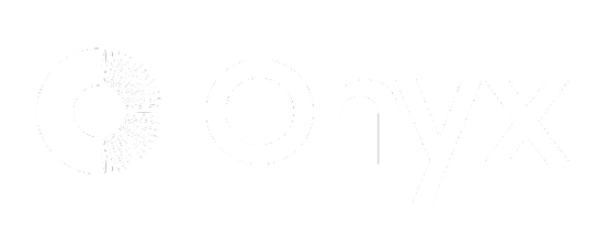 לוגו Onyx בעיגול גרפי על גבי רקע ירוק כהה